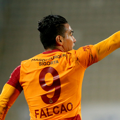 Falcao gidiyor iki isim gündemde!
