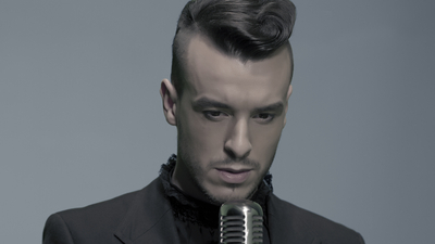 Cem Adrian'dan 'Solmayan Şarkılar'