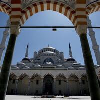 Camiler açık mı, cuma namazı kılınacak mı?