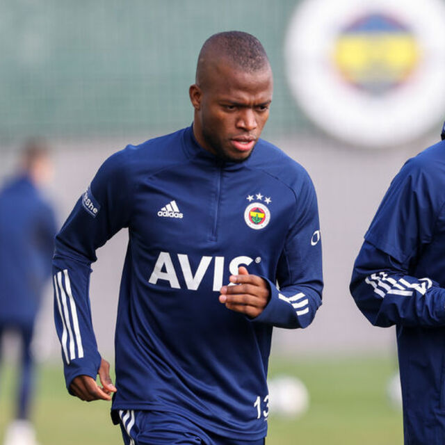 Fenerbahçe'de 2 yıldız döndü