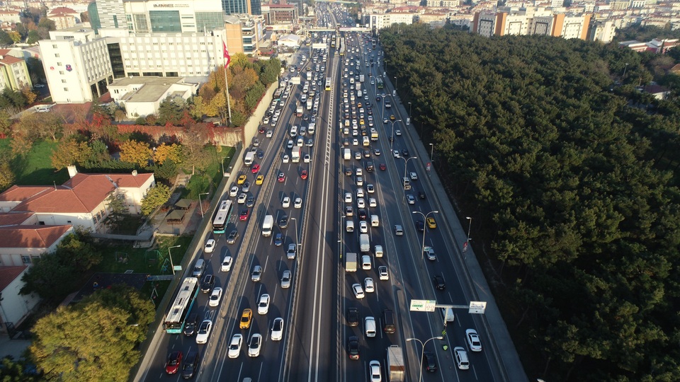 İstanbul trafik durma noktasına geldi!