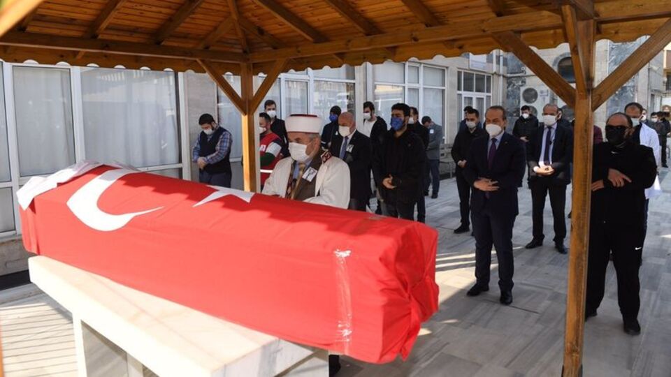 1 günde 5 doktor korona kurbanı!