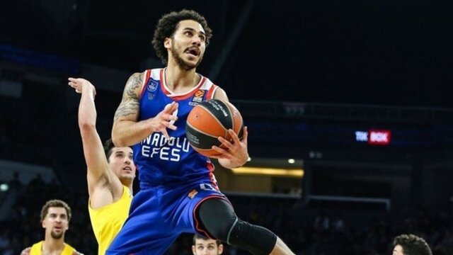 A.Efes seriyi 3 maça çıkarmak için...