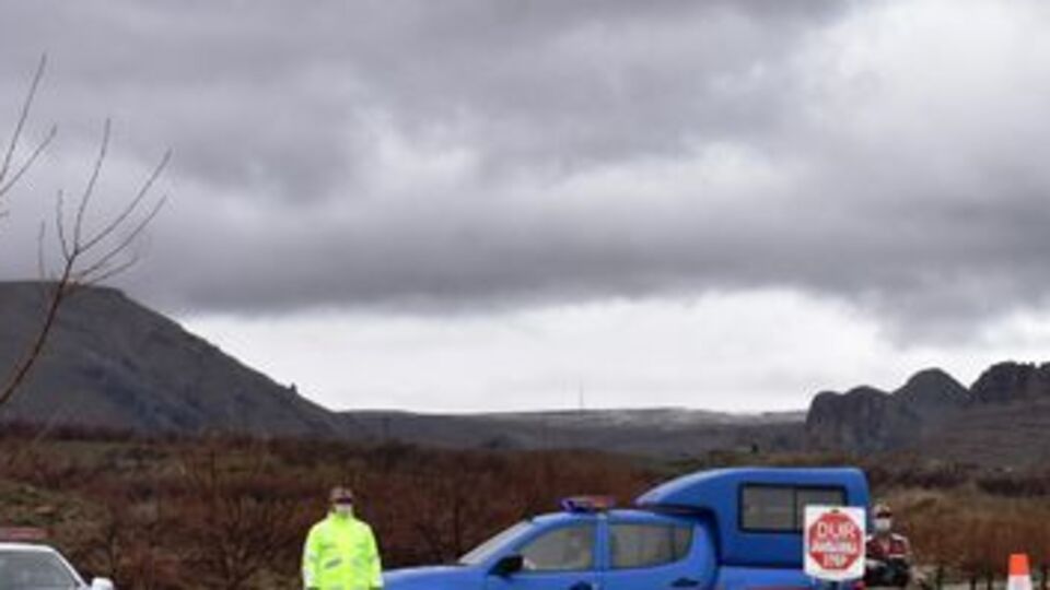 13 pozitif vaka çıkan mahalleye karantina