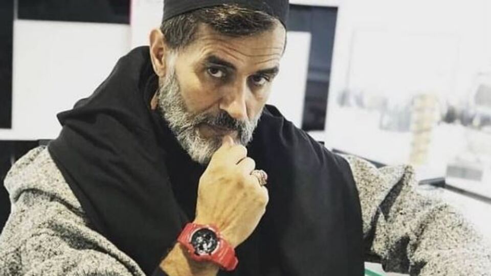 Yaşar Alptekin kimdir?