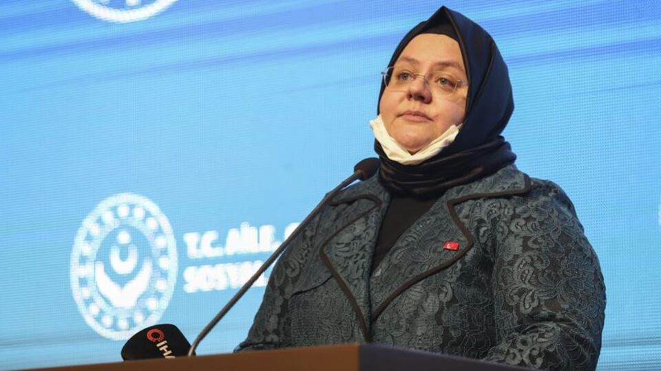 Aile Bakanlığı o reklamları durdurdu!