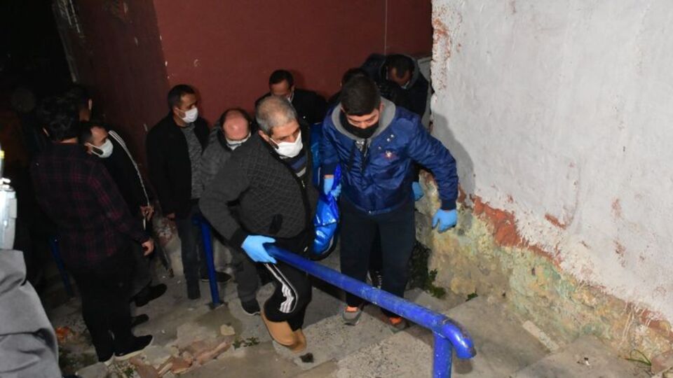 İzmir'de koca dehşeti! Eşini öldürüp halıya sarmış