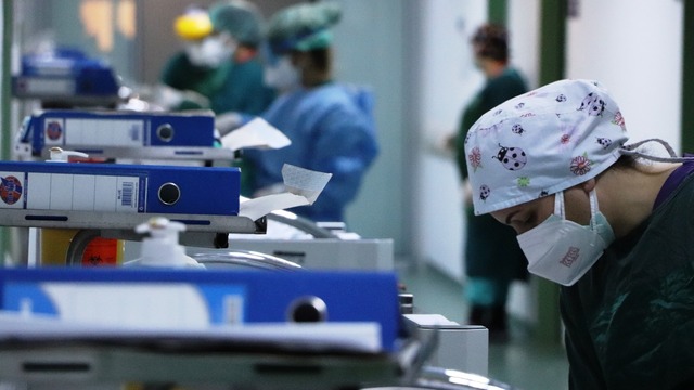 Koronavirüs salgınında yeni vaka sayısı 32 bin 137