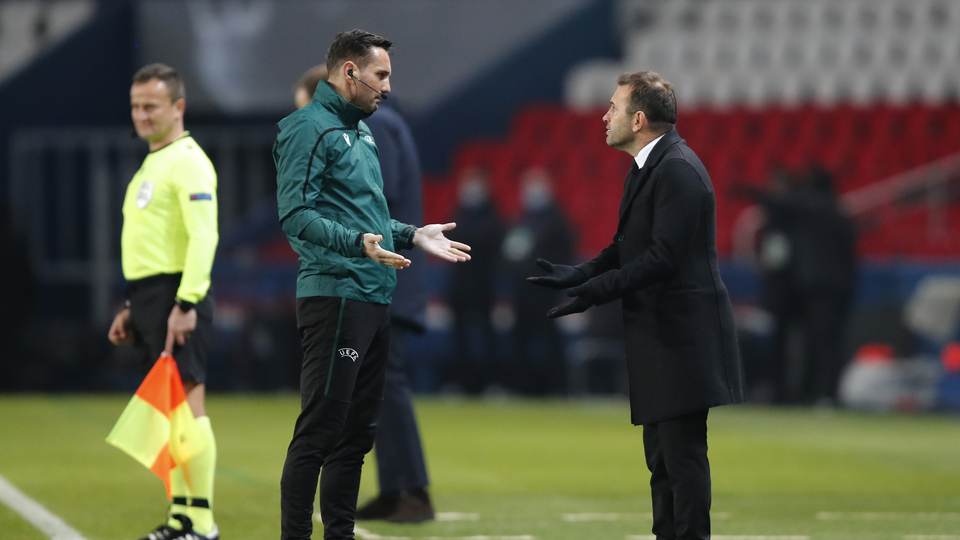 Okan Buruk ve Demba Ba'nın tepkisi: Irkçısın!