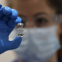 Pfizer ilacıyla ilgili uyarı: O kişiler yaptırmasın