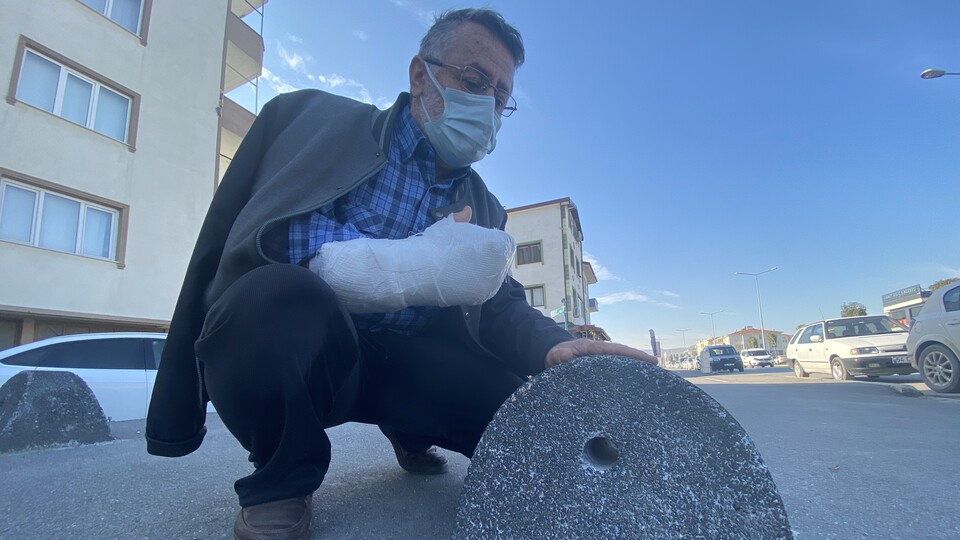 Mantar taşı başına bela oldu!