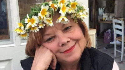 Ayşe Kökçü'den gelinlikli poz