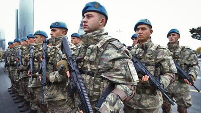 Dağlık Karabağ zaferi için Bakü'de askeri tören!