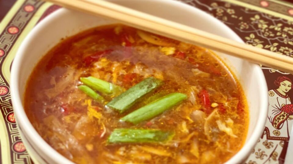 Acılı ekşili sebzeli tavuk çorbası nasıl yapılır?