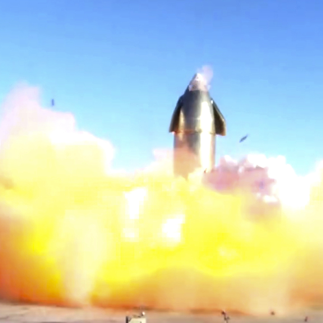 SpaceX'in mekiği patladı