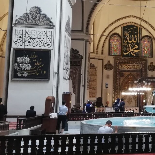 Bursa Cuma namazı saati kaçta?