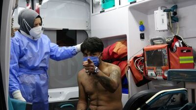 Ambulansta linci polis engelledi!