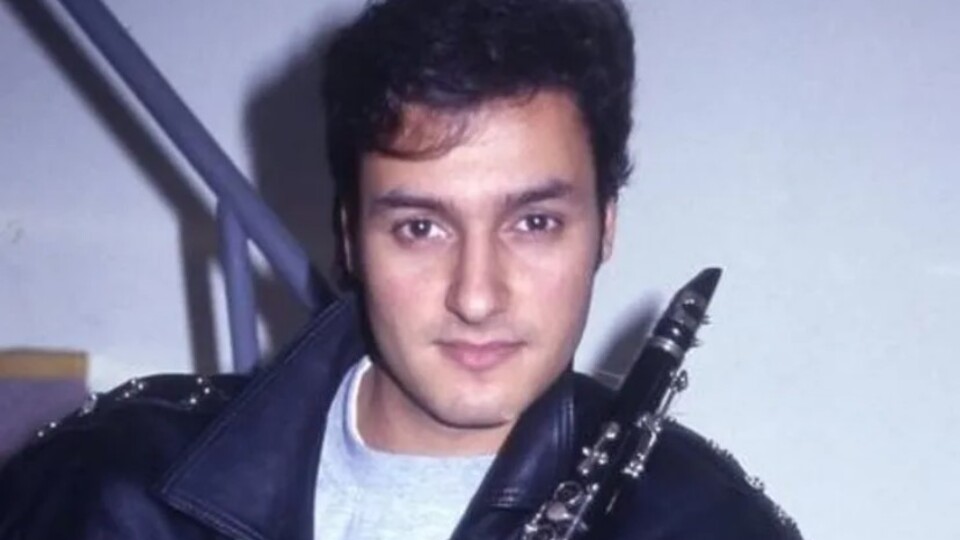 Şarkıcı Tayfun kimdir?