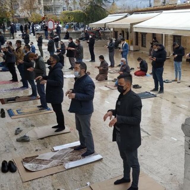 Cuma namazı sonrası yağmur duası