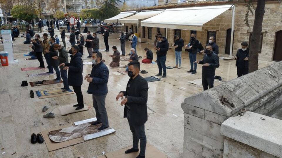 Cuma namazı sonrası yağmur duası