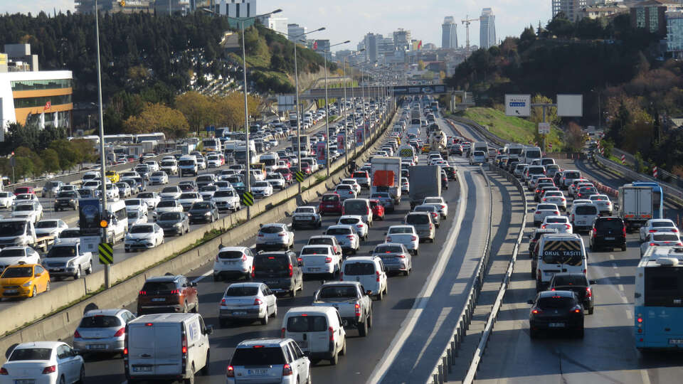 Kısıtlamaya saatler kala dikkat çeken yoğunluk!