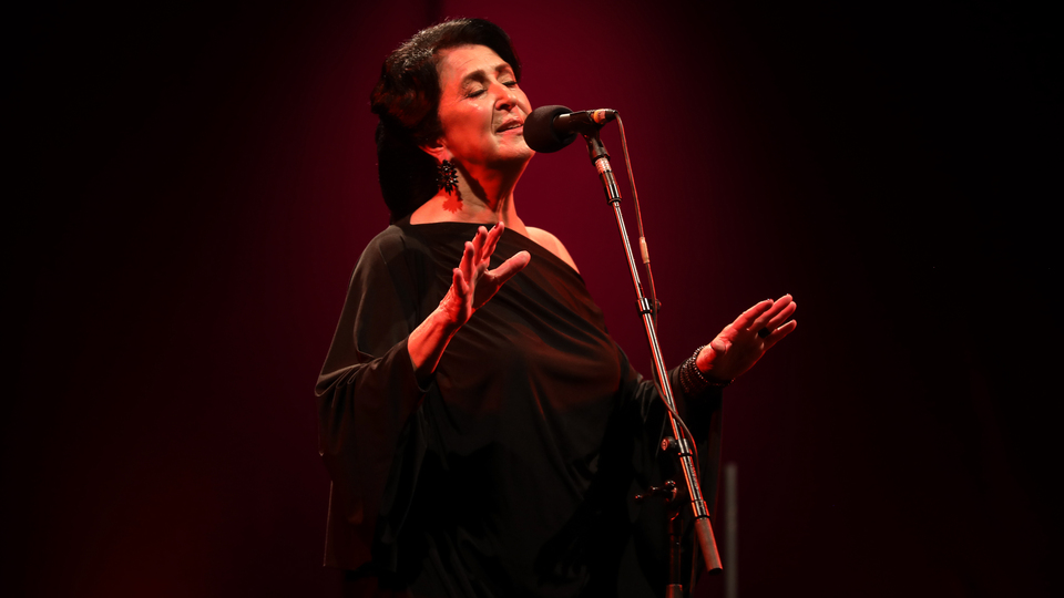 Nostaljik şarkılar İş Sanat'ta