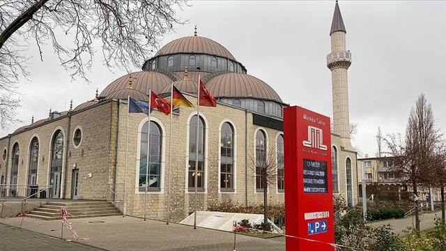 Almanya'da camiye islamofobik mektup!
