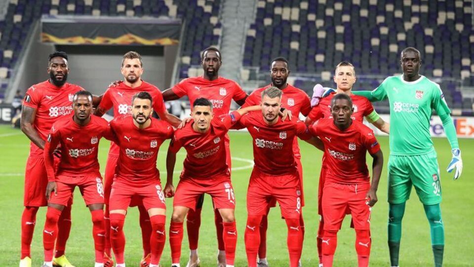 Sivasspor'da 1 futbolcunun testi pozitif