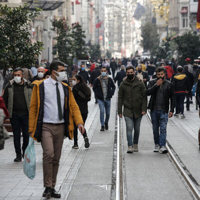 "Gençler, hastalığı sanki bir oyun gibi görüyor"