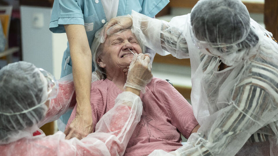 Koronalı hasta sayısı 20 milyonu aştı