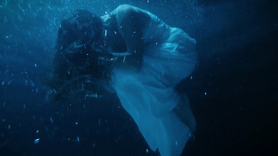 Klip için kasım ayında denize girdi