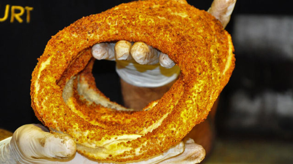 Arkadaşı tok kalmak için istedi... Taleplere yetişemiyor