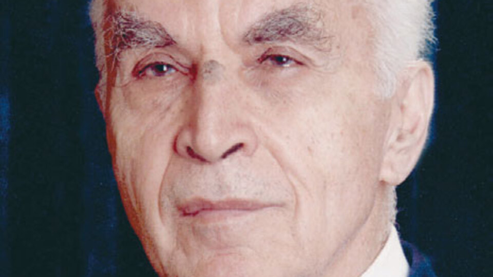 İzzet Baysal kimdir?