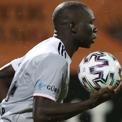 Aboubakar'a Fransız kancası