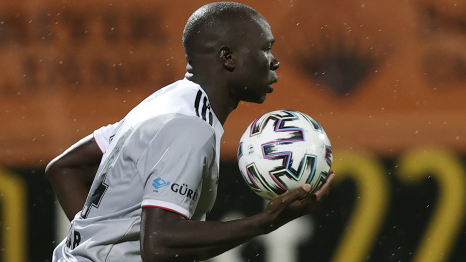 Aboubakar'a Fransız kancası