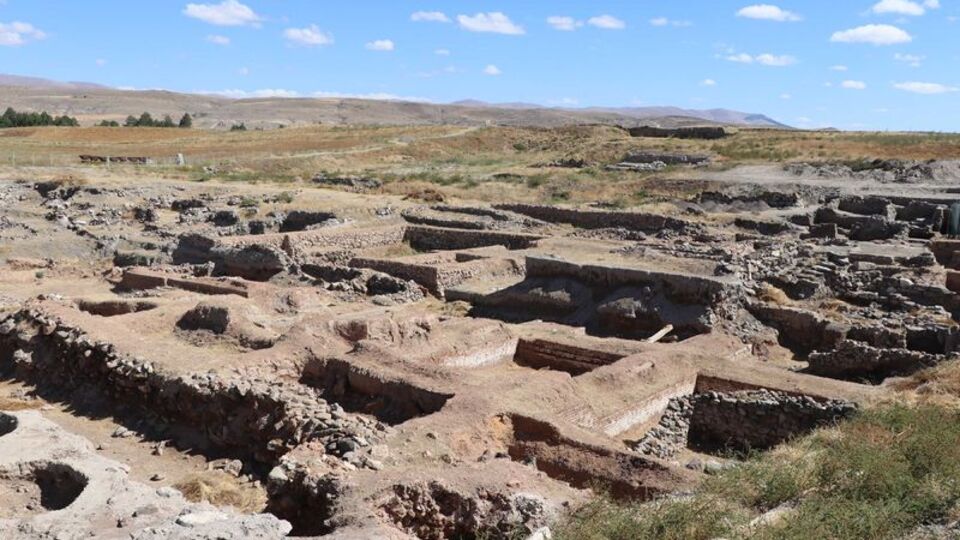Kayseri'de 4 bin 200 yıllık Suriye şişesi bulundu!