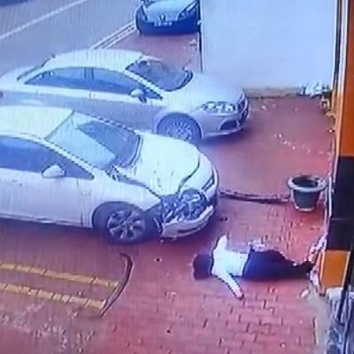 Dehşet anı kamerada! 18. kattan düştü