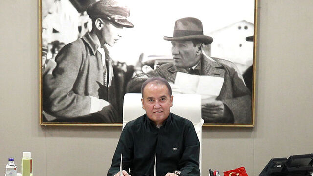 Muhittin Böcek'ten CHP'ye sitem