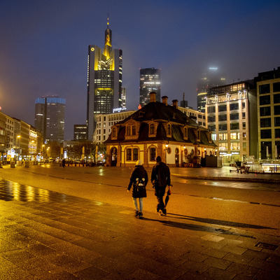 Avrupa'da 3. dalga korkusu: Sert tedbirler geri döndü!