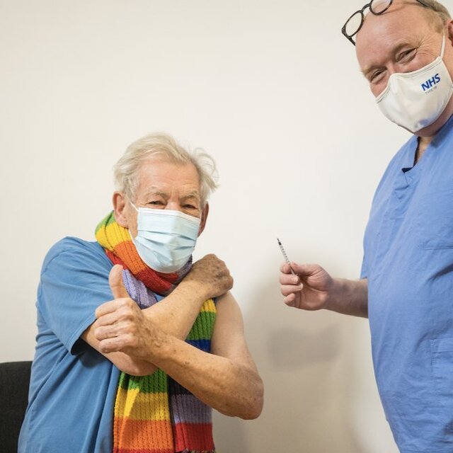 'Gandalf' da Covid 19 aşısı oldu