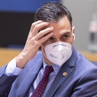 Macron'la görüşen iki lider karantinaya girdi!