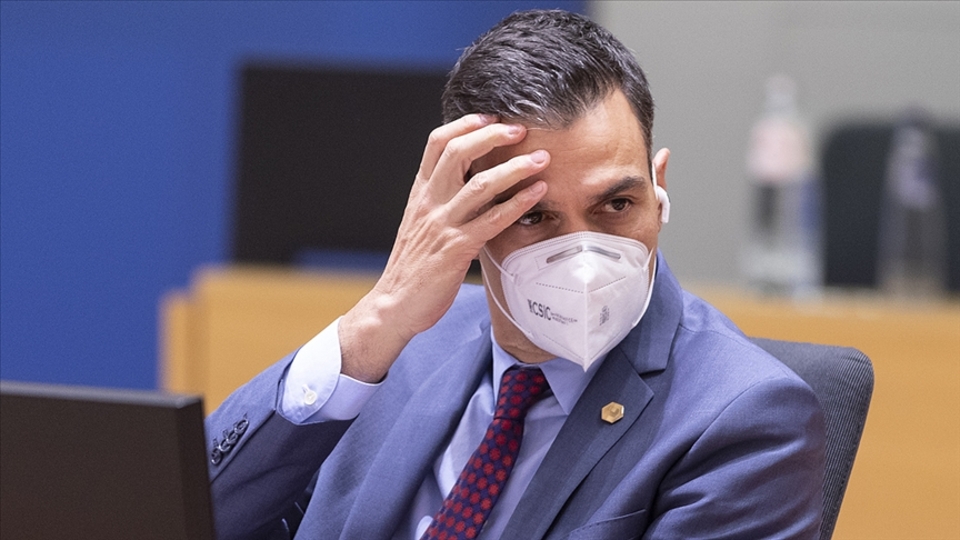 Macron'la görüşen iki lider karantinaya girdi!