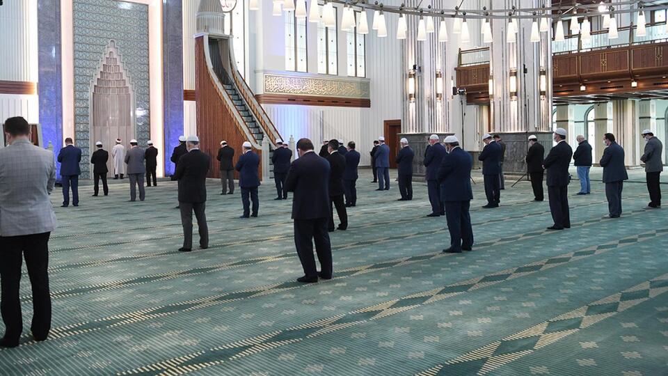 Bursa Cuma namazı saati kaçta?