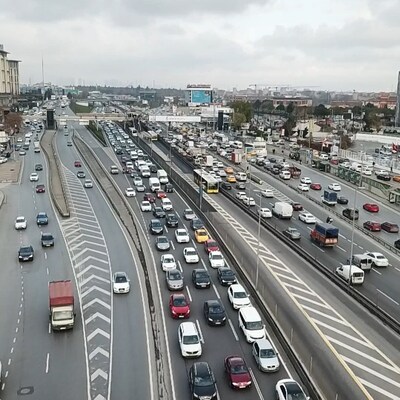 Hafta sonu kısıtlaması başladı