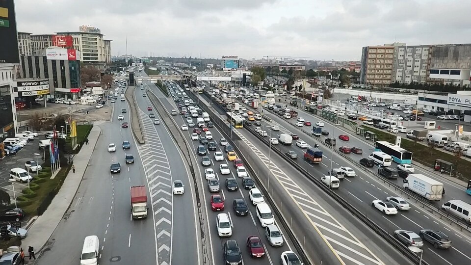 Hafta sonu kısıtlaması başladı