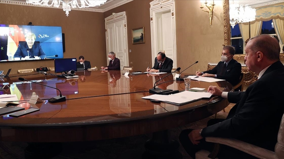 Erdoğan ile Merkel video konferansla görüştü