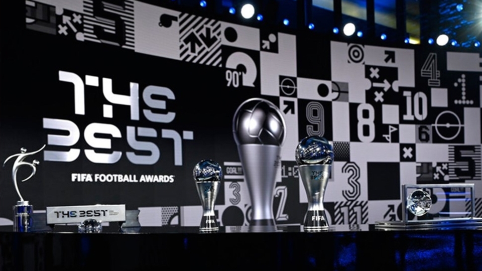 FIFA yılın futbolcusu ödülünü kim kazandı?