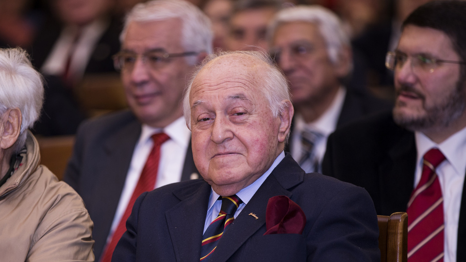 Duygun Yarsuvat yoğun bakıma alındı!