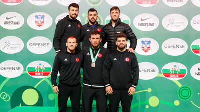 Milli güreşçiler dünya ikincisi!