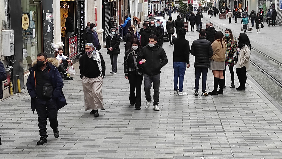 İstiklal'de turist yoğunluğu oluştu